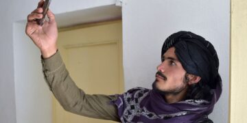 طالبان استفاده از اینترنت فیبر نوری را ممنوع کرد