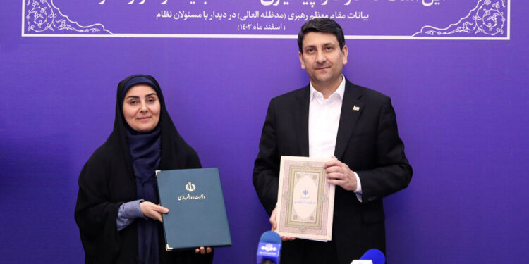 تفاهمنامه تأمین زمین برای کارکنان وزارت ارتباطات امضا شد