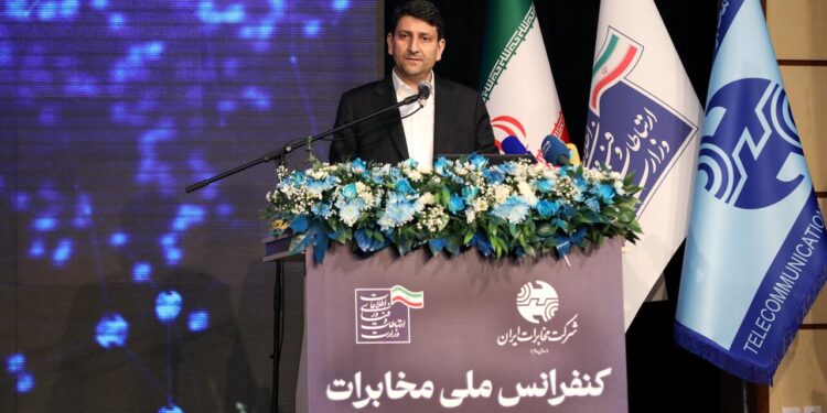 وزیر ارتباطات: وفاق به معنای انحصار نیست / باید به ارتباطات ماهوارهای و کوانتومی هم فکر کرد