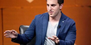 توصیه مدیرعامل Airbnb در عصر هوش مصنوعی: مهارت‌هایی بیاموزید که همیشه ضروری خواهند بود
